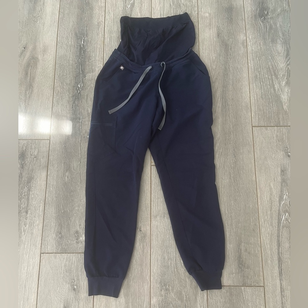 Figs Zamora Maternity Jogger Scrub Pants